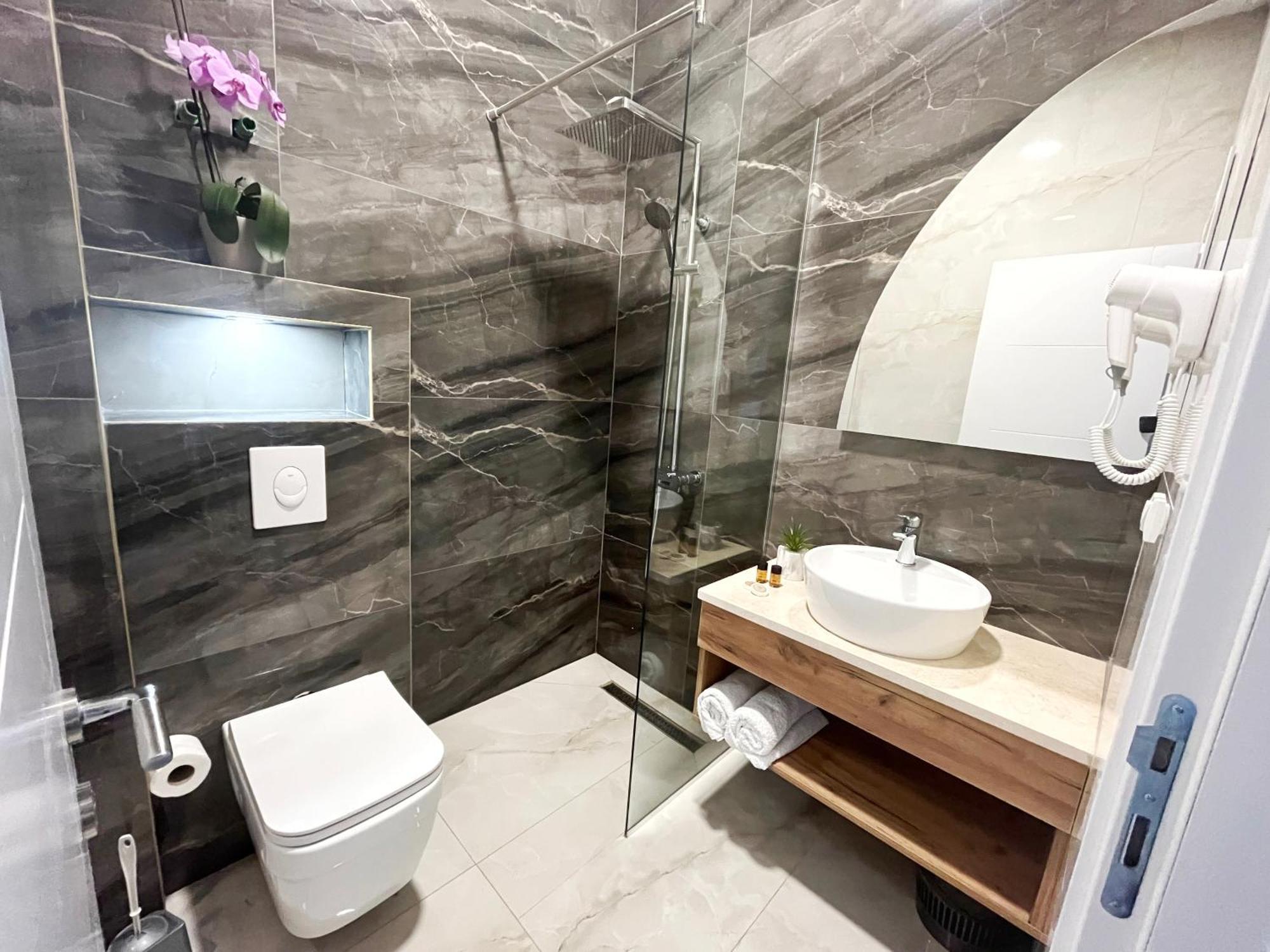 Supreme Luxury Aparthotel Ulcinj Exterior photo